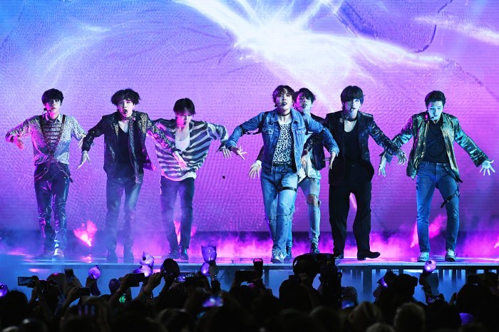 BTS Performs ‘Fake Love’ at Billboard Music Awards 2018