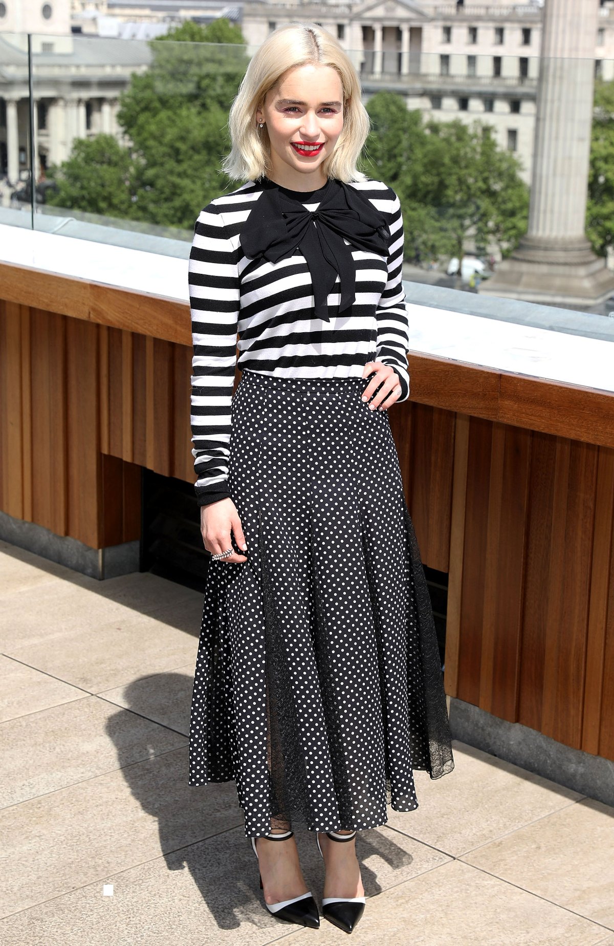 Emilia Clarkes Best Dresses And Outfits Pics