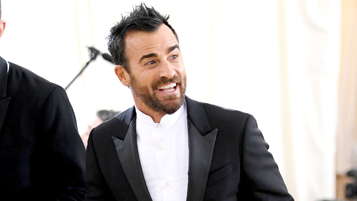 Justin Theroux Returns Back to NYC After Trip to Paris!, Justin Theroux