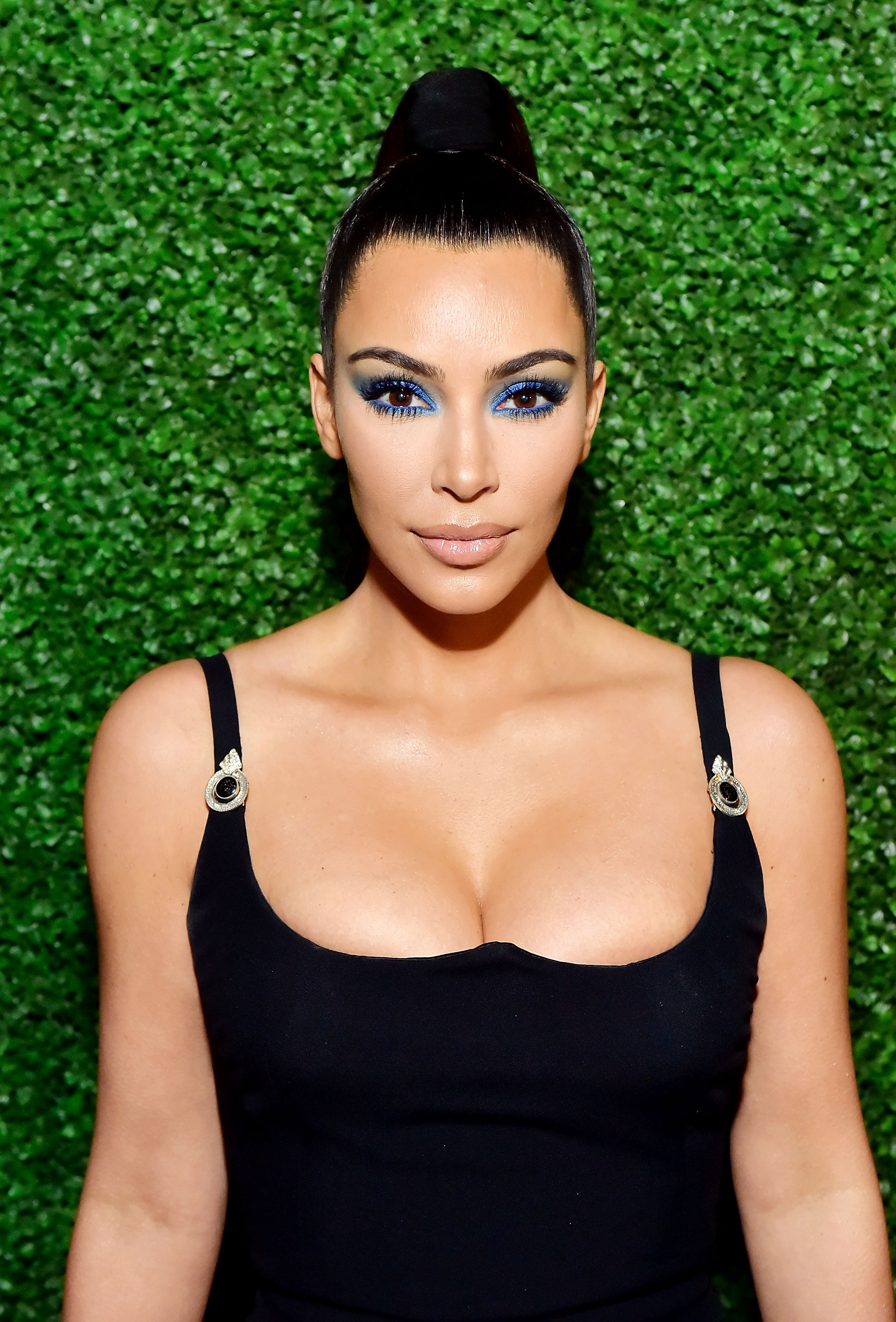 Kim Kardashian Makeup Artist Mario Dedivanovic S Summer Contour Tips