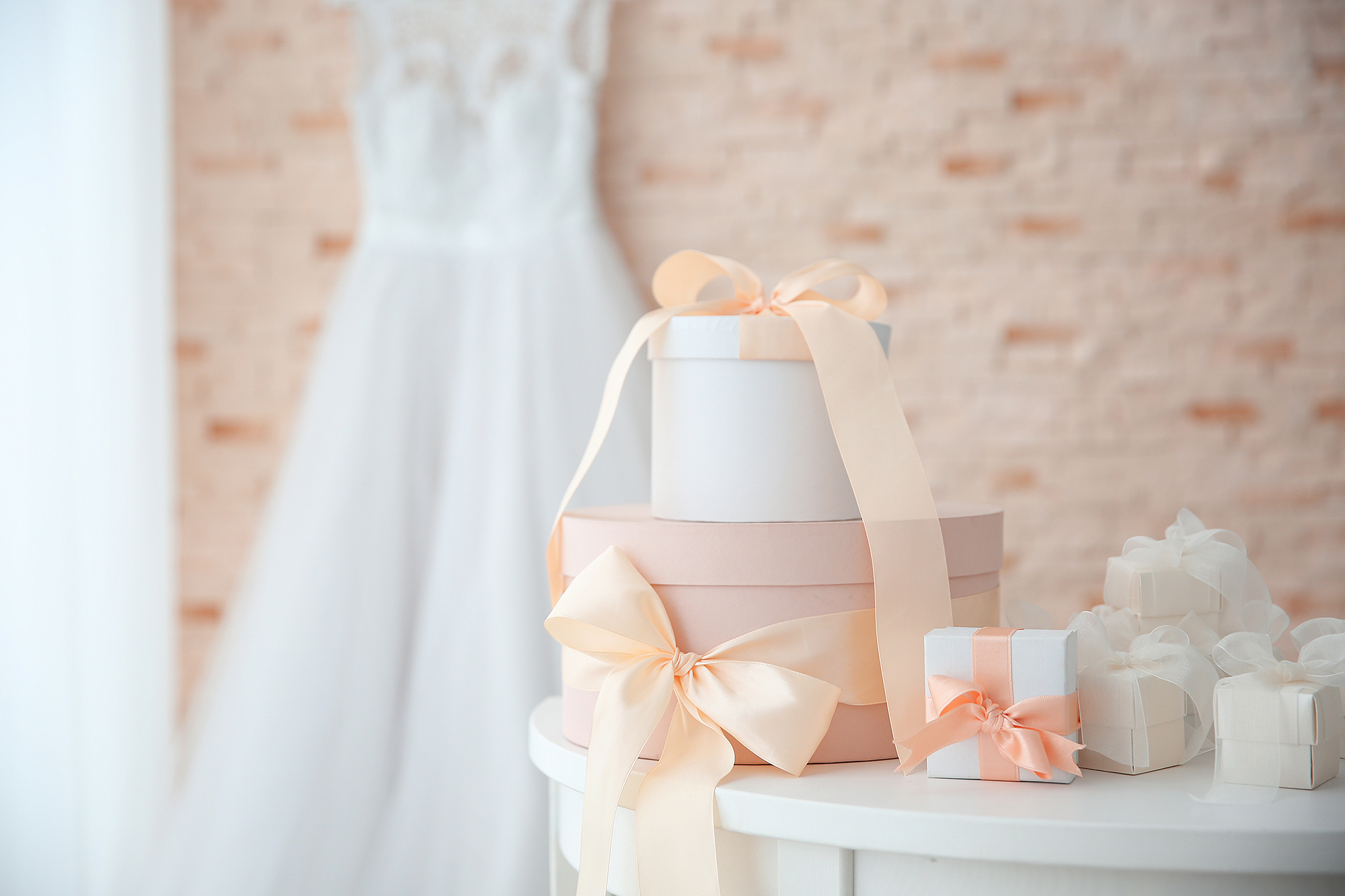 5 Unique Wedding Gifts for Any Guest | The Havenly Blog | Havenly Interior  Design Blog