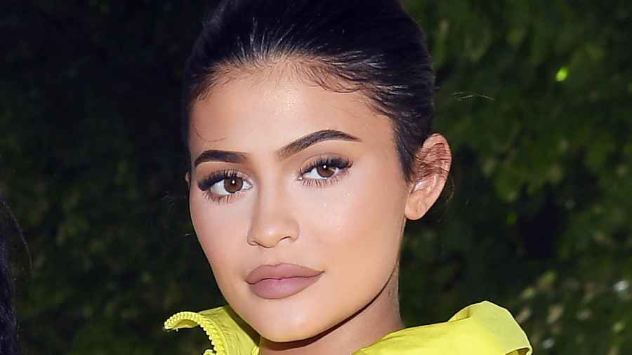 Kylie Jenner Fave Mascara: Dior Diorshow Black Out | Us Weekly