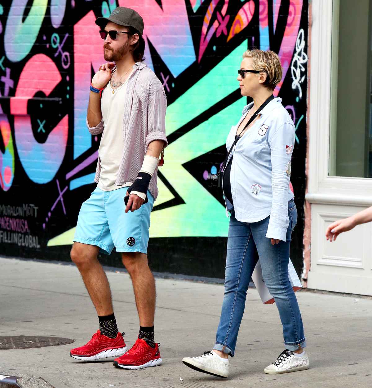 Kate Hudson And Danny Fujikawa Take A Walk In Nyc