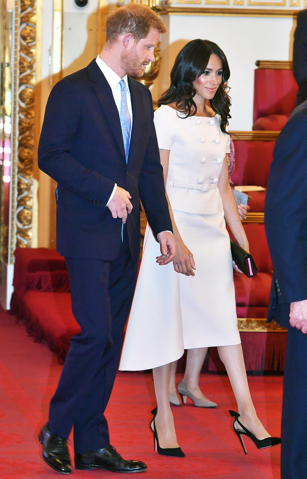 aquazzura pumps meghan markle