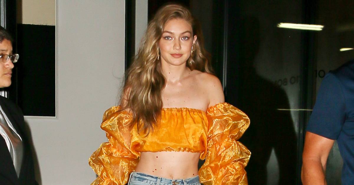 Gigi Hadid Wears Crop Top & Jeans During Day Out in NYC: Photo 4802059, Gigi Hadid Photos