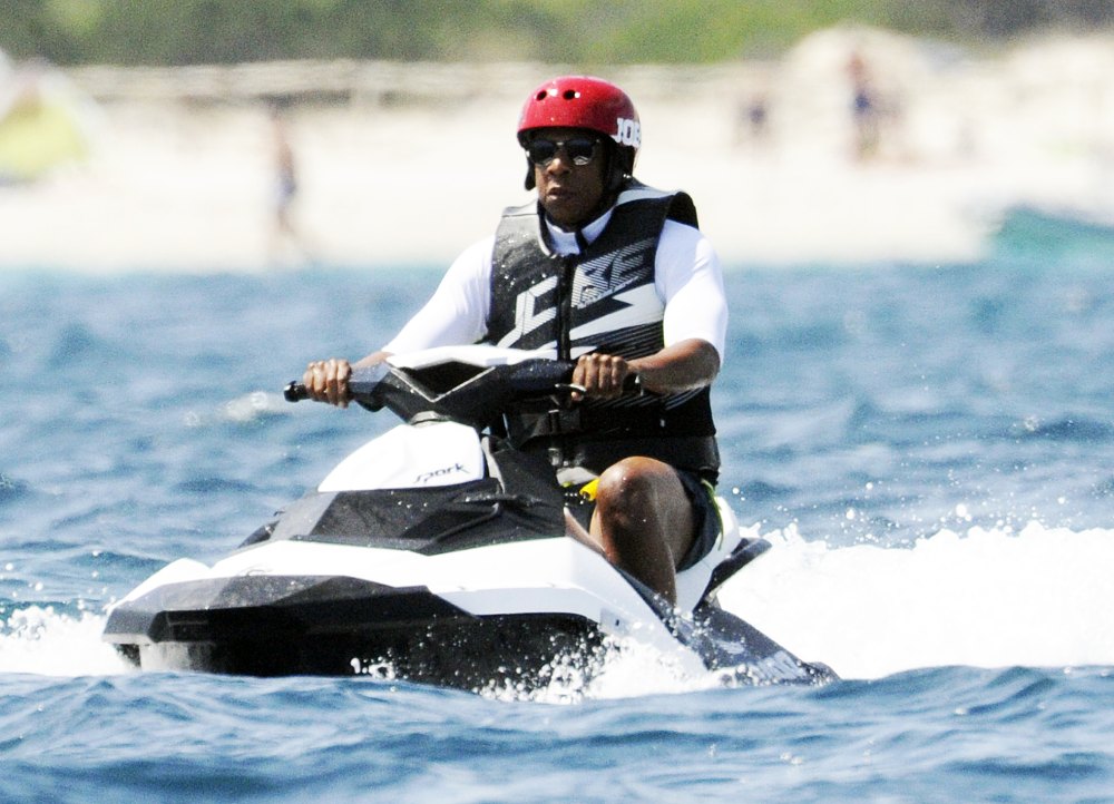 JayZ Riding A Jet Ski With A Helmet Is A Meme Now Reactions