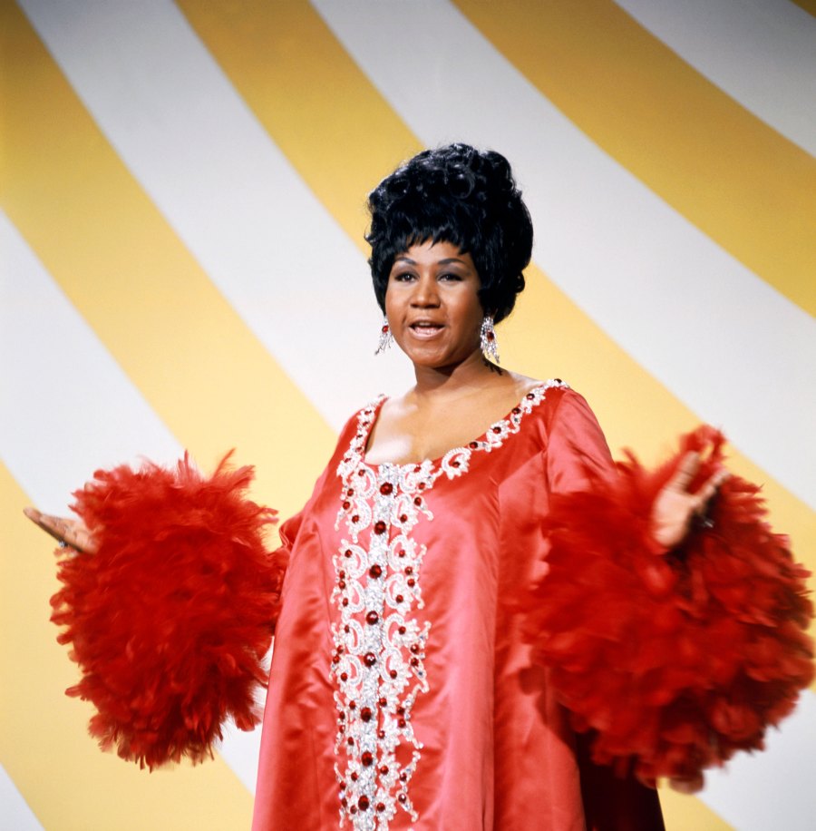Aretha Franklin S Most Iconic Fashion Moments