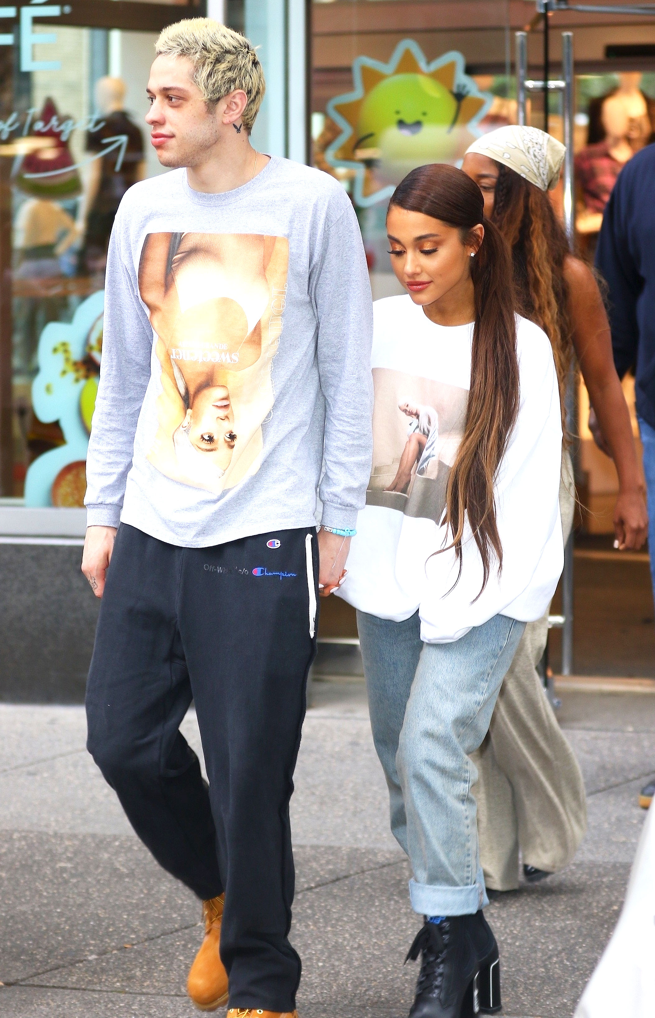 11 Times Celeb Couples Wore Matching Outfits