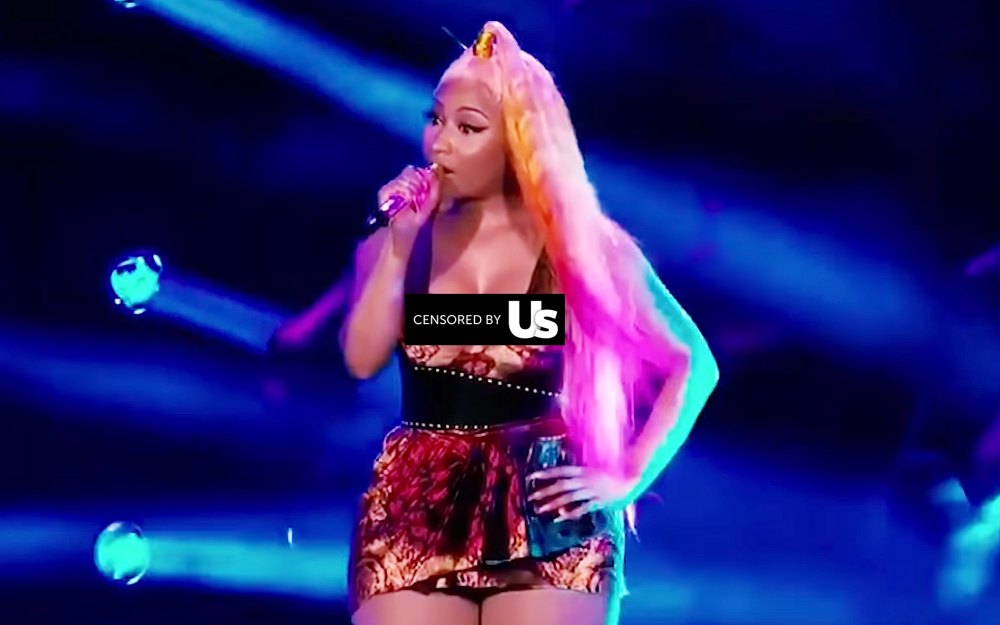 Nicki Minaj suffers EPIC wardrobe malfunction and bares her boobs on stage  at Made In America Festival - Mirror Online
