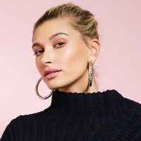 Hailey Bieber's Outfit Looks Just Like Rachel Green's From 'Friends
