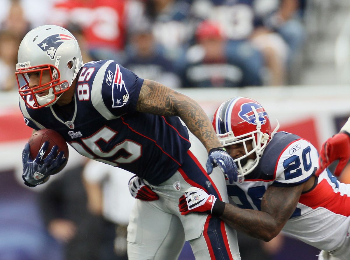 Aaron Hernandez out for Patriots vs. Rams - The Boston Globe