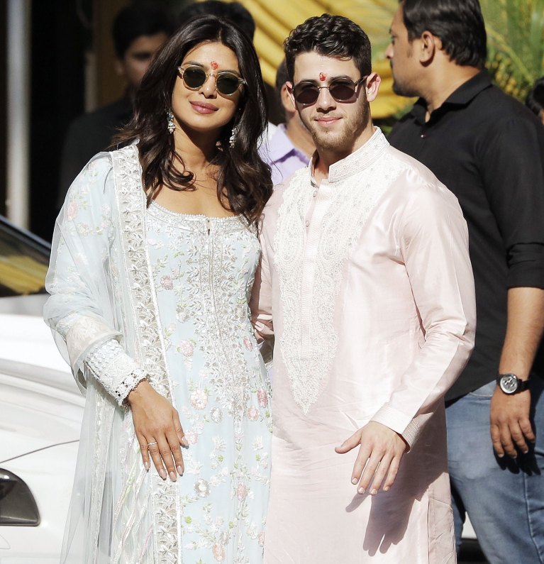 Priyanka Chopra dan Nick Jonas melangsungkan prosesi Puja, 28 November 2018 