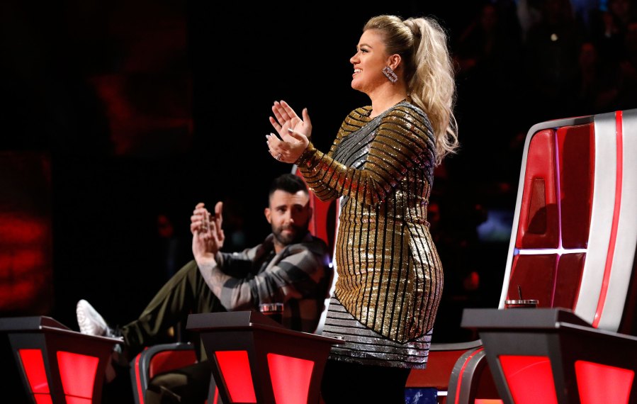 Kelly Clarkson Looks Slim and Happy on The Voice Season 15