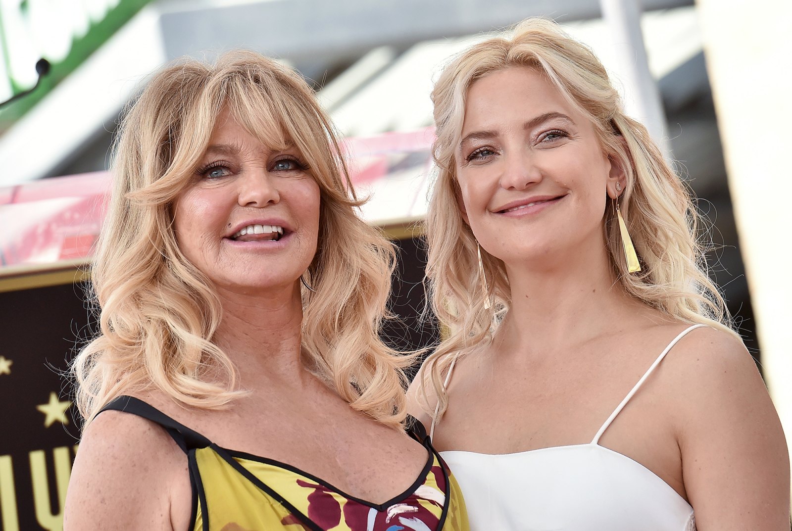 Goldie Hawn And Kate Hudson Recall Hilarious Birthing Story Us Weekly 
