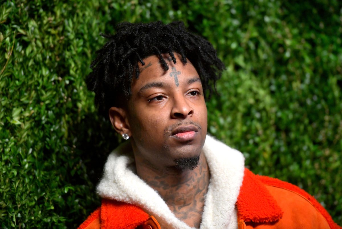 21 Savage faces deportation if his wife divorces him for allegedly cheating  on her .👀👀 The rapper, who was born in London, reportedly…