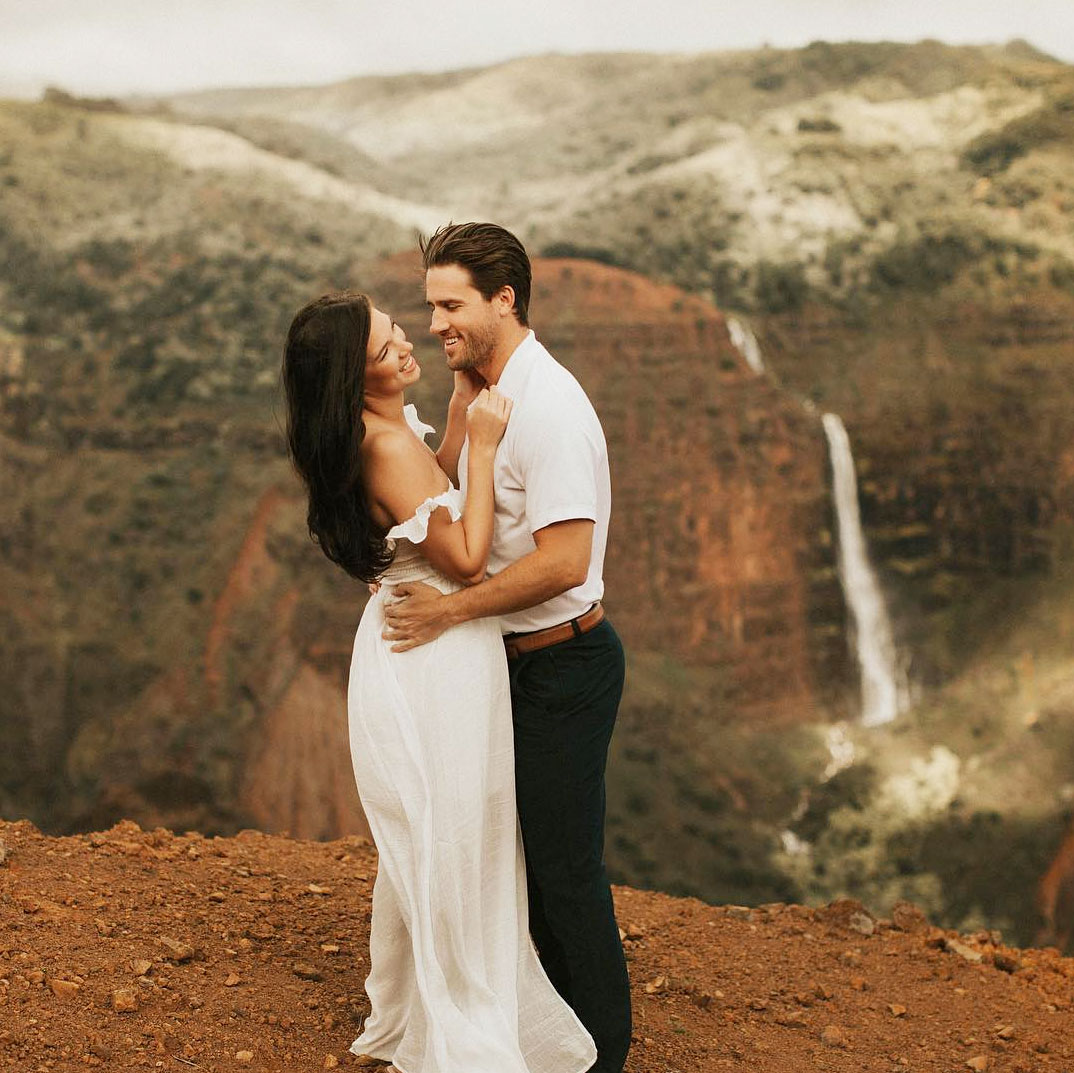 Bachelorette' Contestant JJ Lane Marries Kayla Hughes: See the