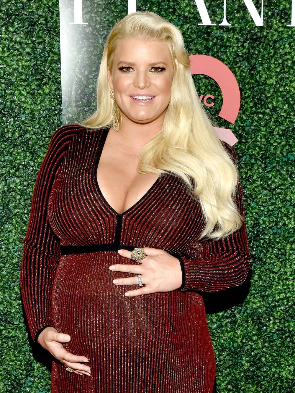 Jessica Simpson Pregnant Again And Still Dressing Sexy (PHOTOS