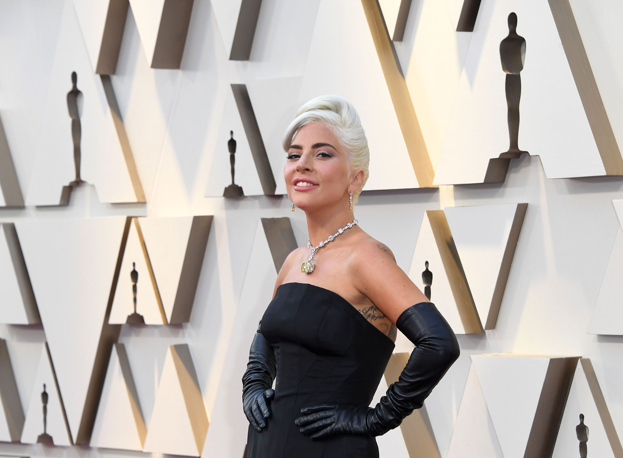Oscars 2019: Lady Gaga's Necklace Draws 
