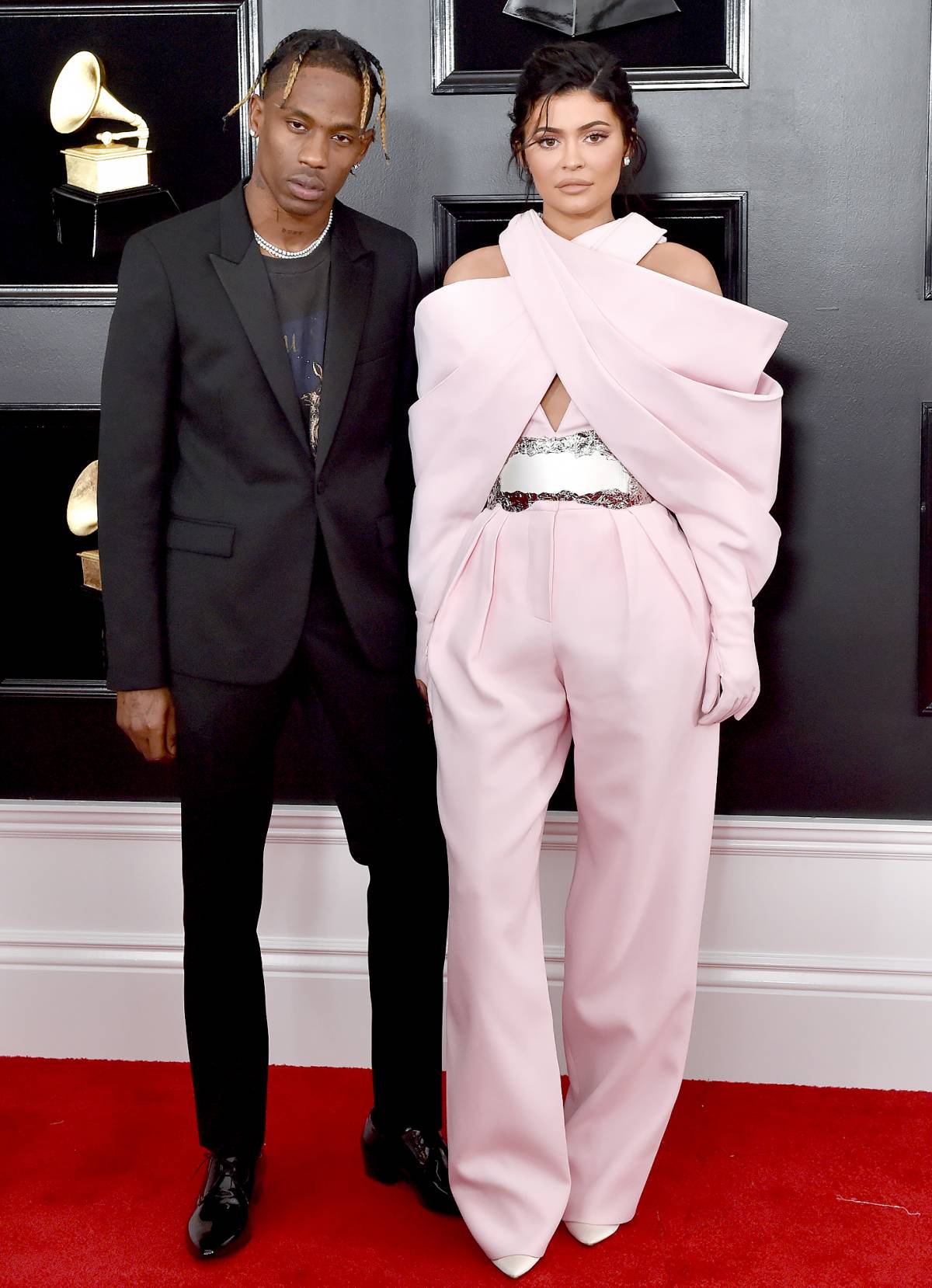 8 Couples Showing Major PDA on the 2019 Grammys Red Carpet