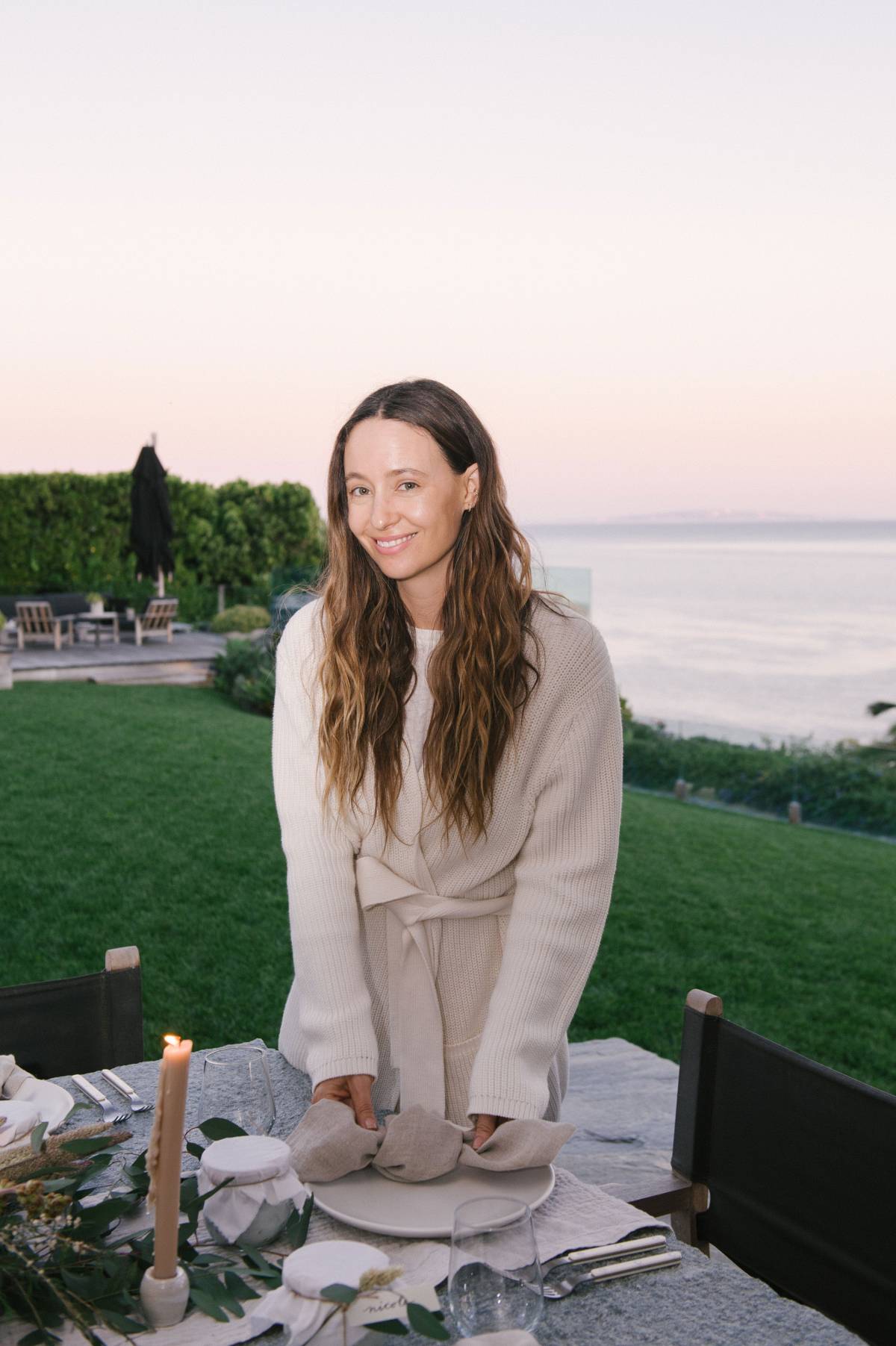 Malibu, Ca. 02nd June, 2018. Jennifer Aniston, Courtney Cox at Chanel  Dinner Celebrating our Majestic Oceans, A Benefit for NRDC at Private  Residence on June 2, 2018 in Malibu, California. Credit: Koi