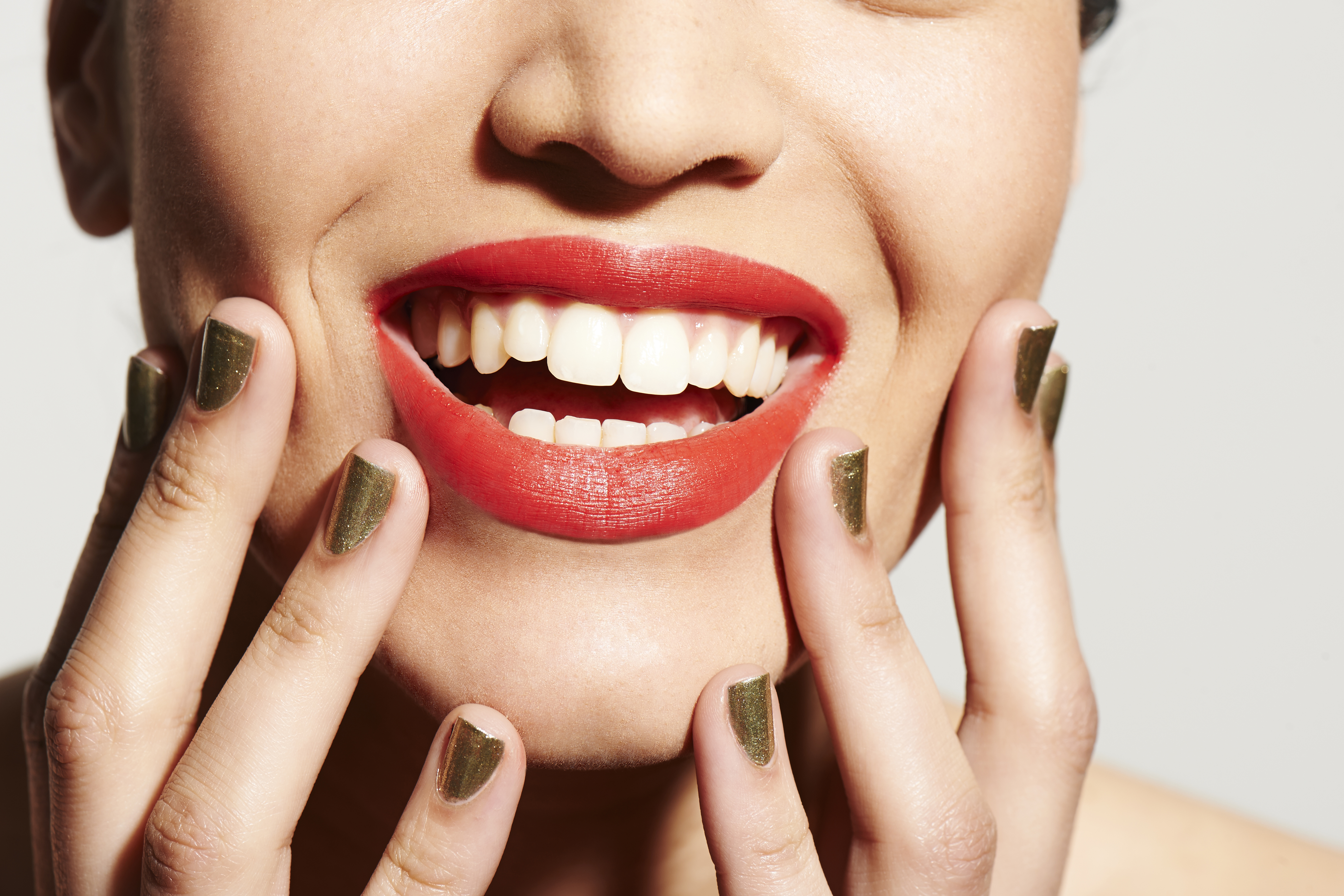 Nearly 4,000 Reviewers Say This Teeth Whitening Brightened Their Smiles