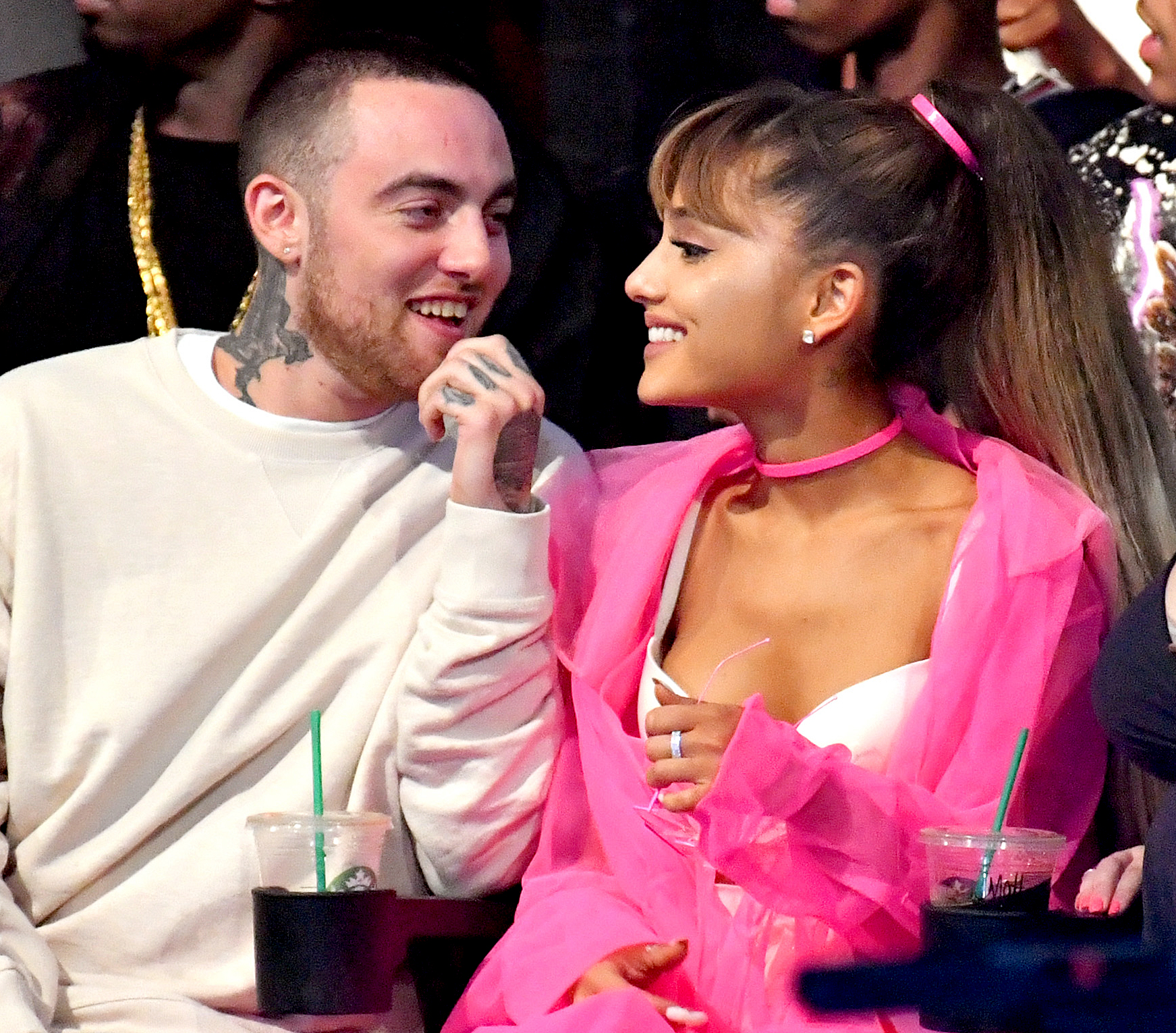 Ariana Grande Pays Tribute To Mac Miller At 2019 Coachella Pic 7611