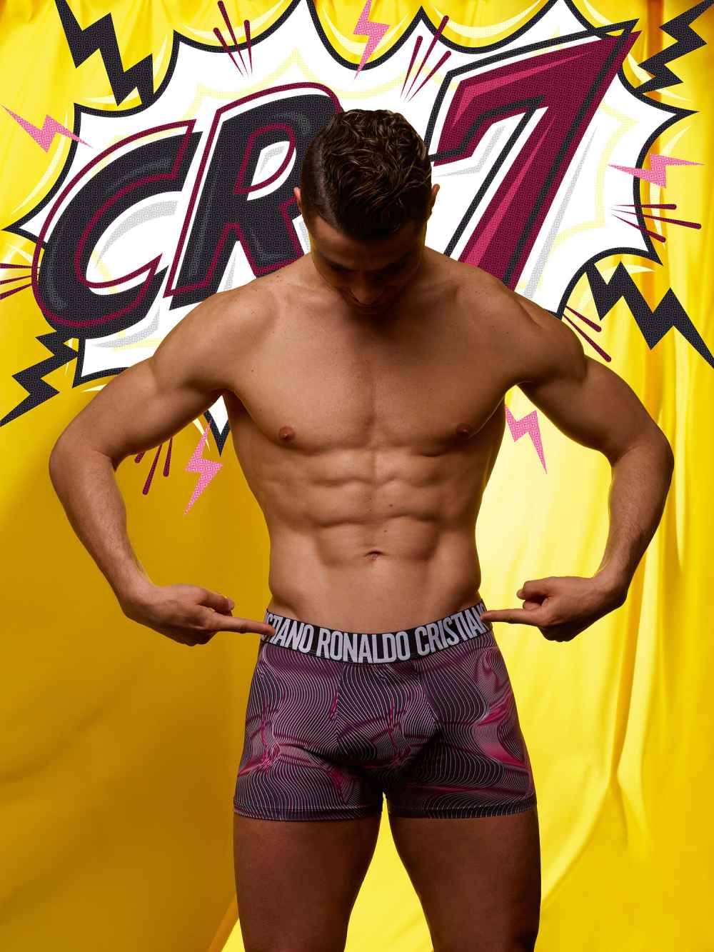 Cristiano Ronaldo's Underwear Campaign: Flaunts Six-Pack In Hot