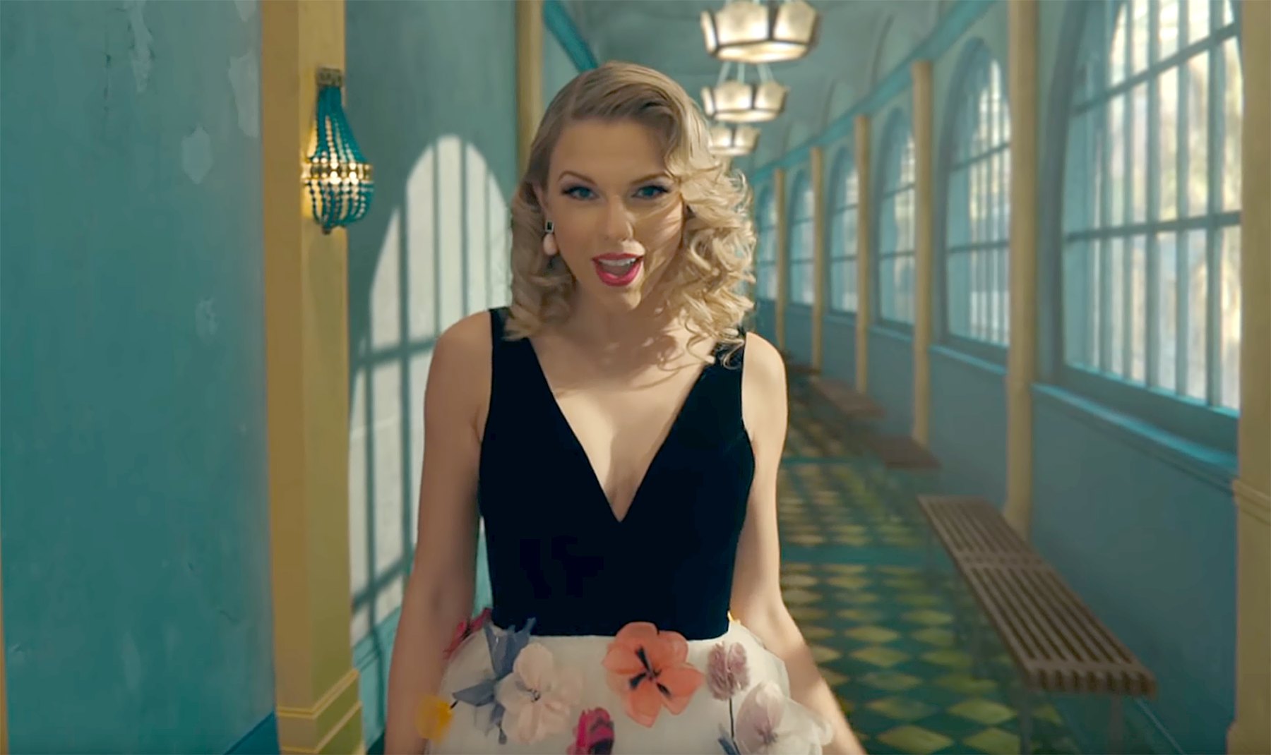 7 Easter Eggs From Taylor Swift’s ‘Me!’ Music Video: Photos