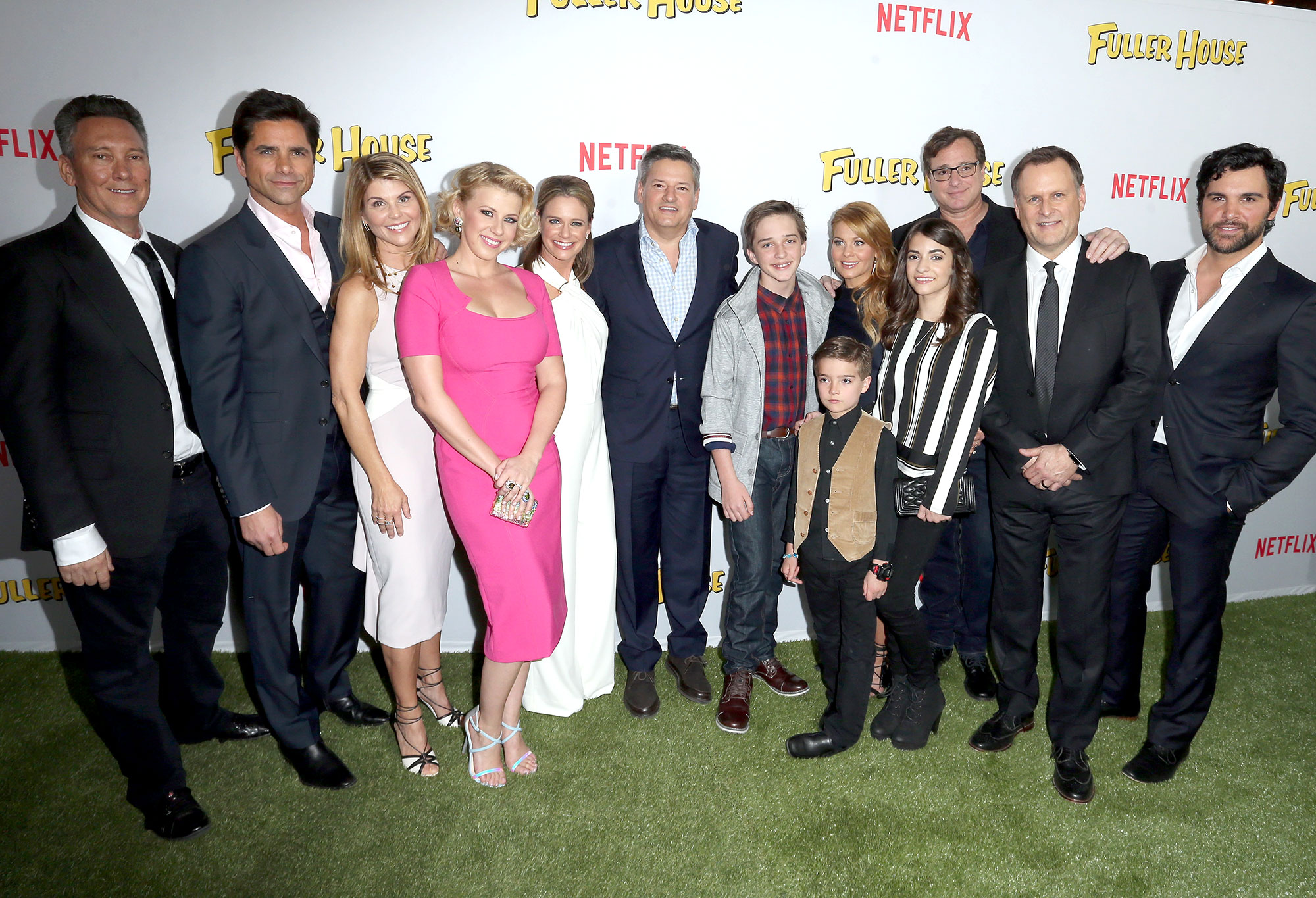 Fuller House Cast Returns To Set Amid Lori Loughlin Scandal