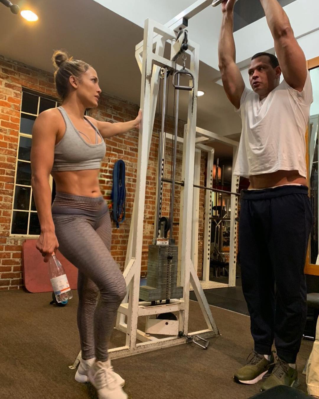 Hollywood S Fittest Celebrity Couples Work Out And Lift Weights