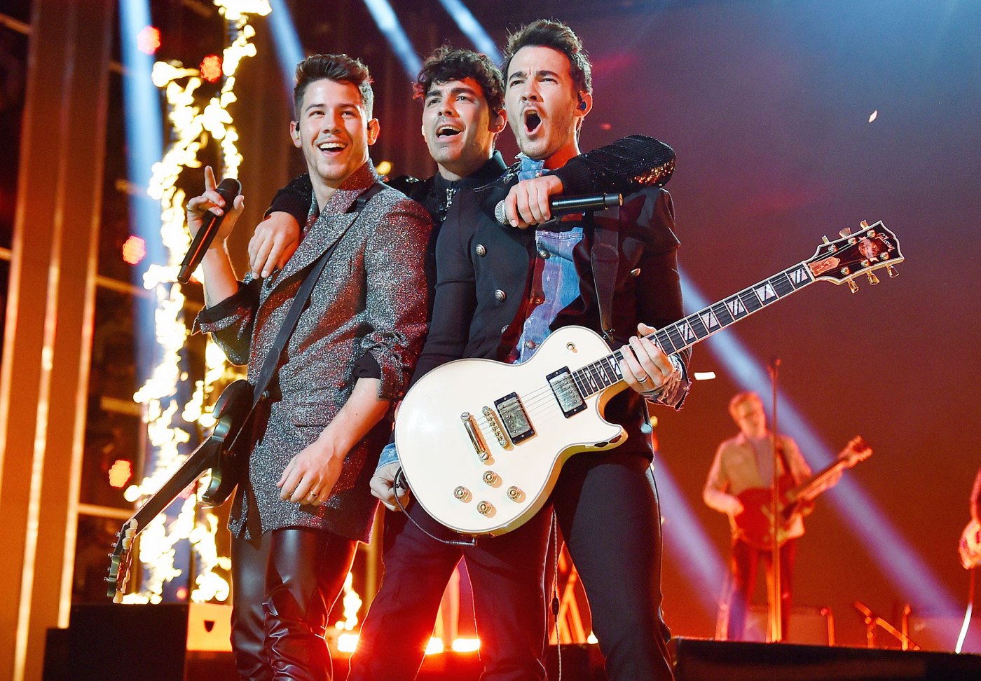 John Stamos Tells Jonas Brothers to Sing 'Full House' Song on Tour