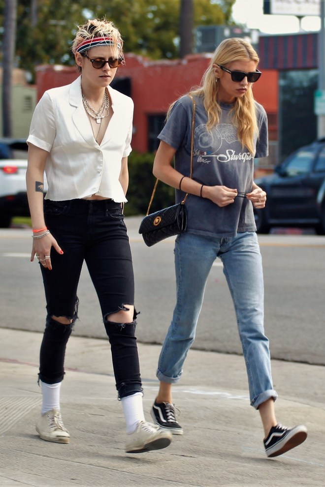 Kristen Stewart Seen With Stella Maxwell on Dinner Date