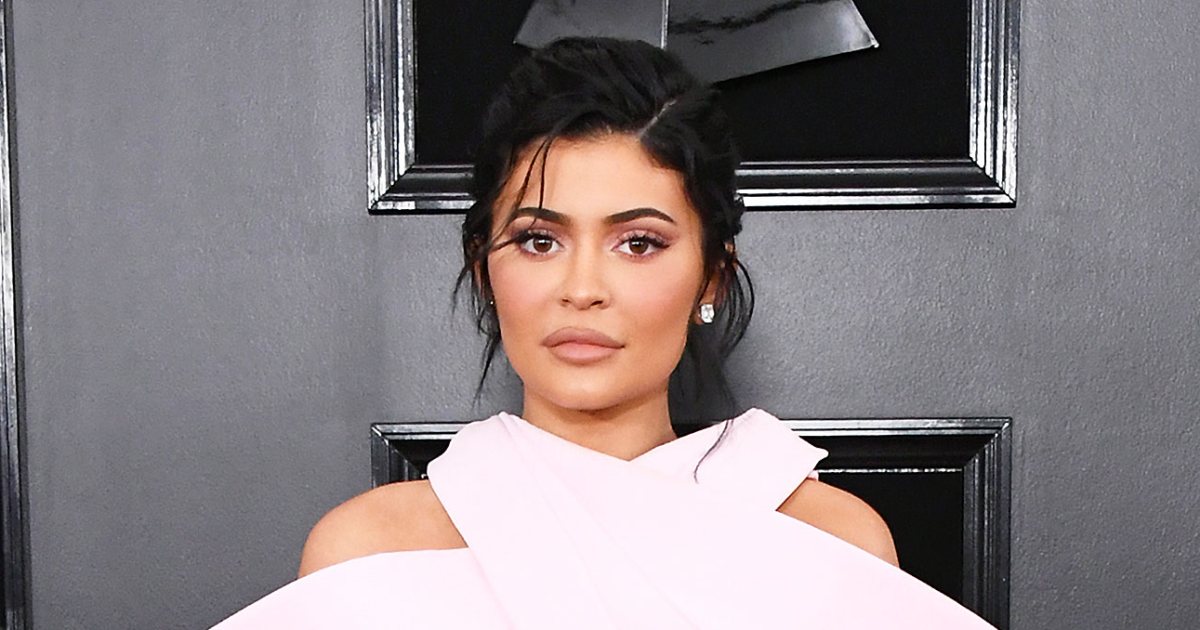 Kylie Jenners Daughter Stormi Hospitalized For Allergic Reaction Us Weekly