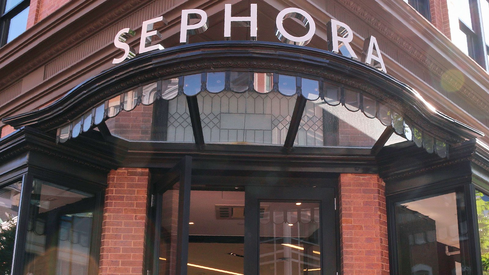 Sephora 34th Street: How to Shop the Company's Largest Store in the U.S.