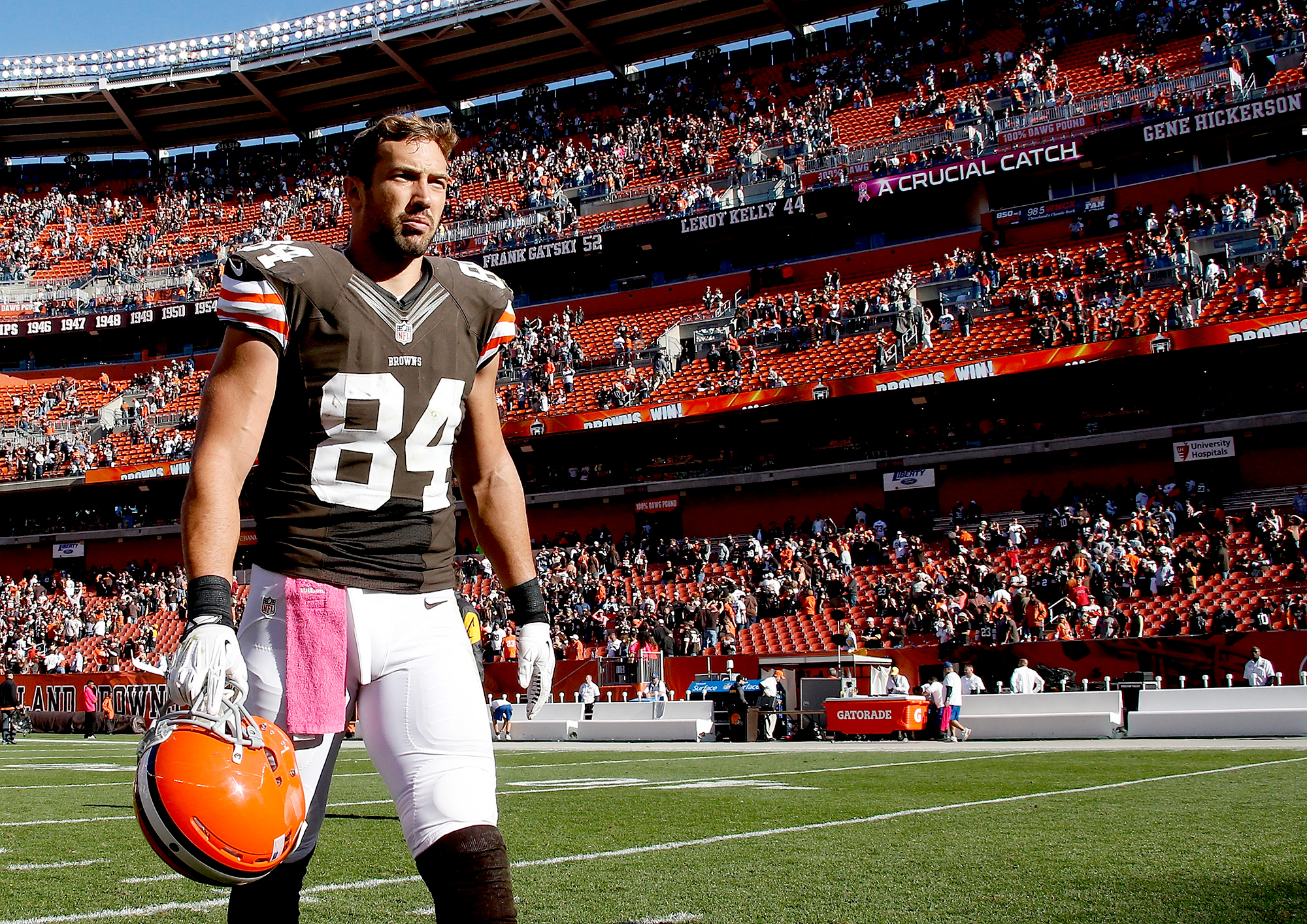 Pregnant Elin Nordegren's BF Jordan Cameron: 5 Things to Know