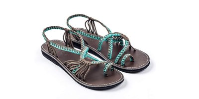 Over 4,000 Reviewers Say These Beachy Chic Sandals Are So Comfy | Us Weekly
