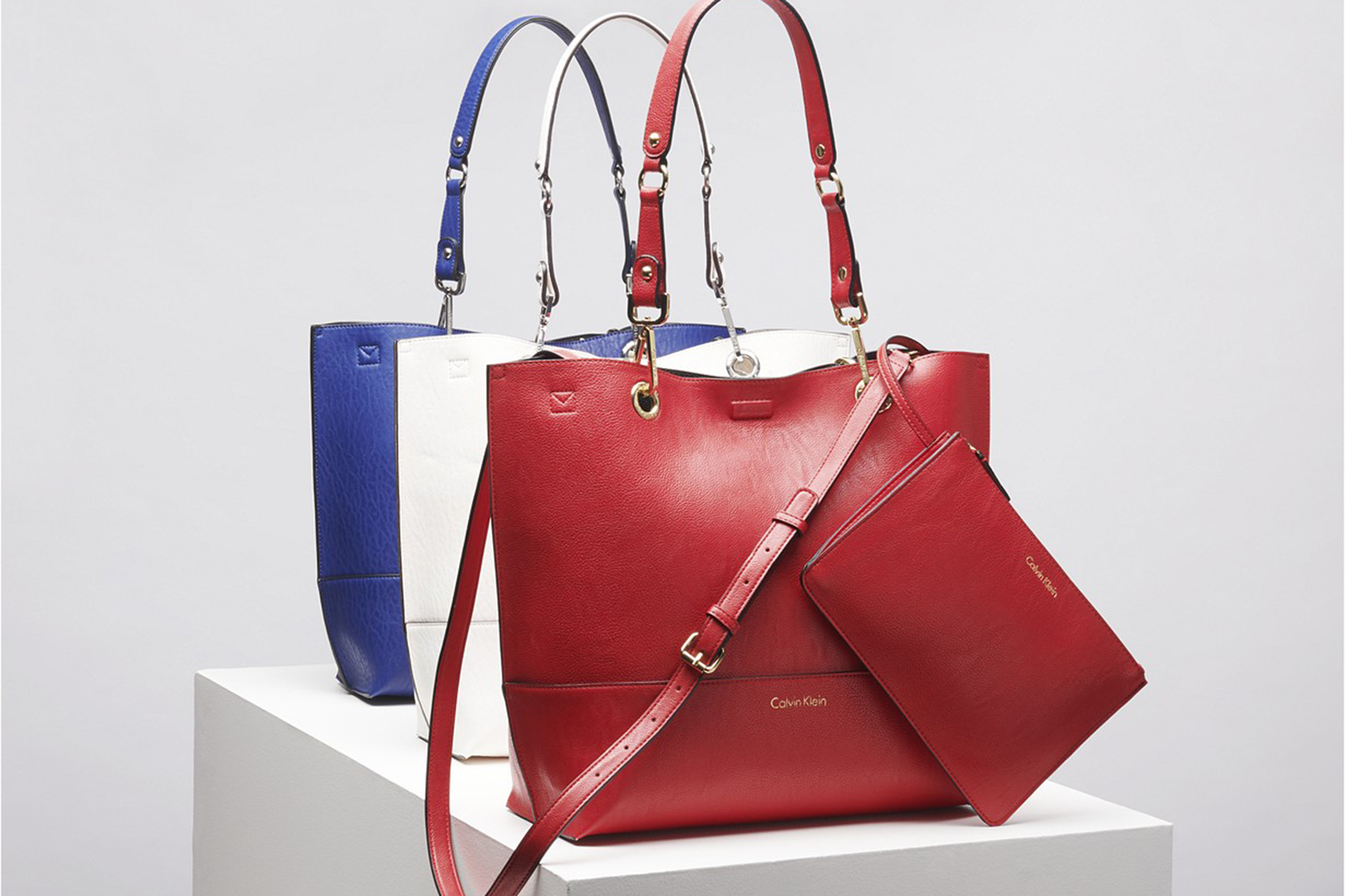 Melodieus middernacht Op de grond Be Twice as Chic With This Reversible Calvin Klein Tote