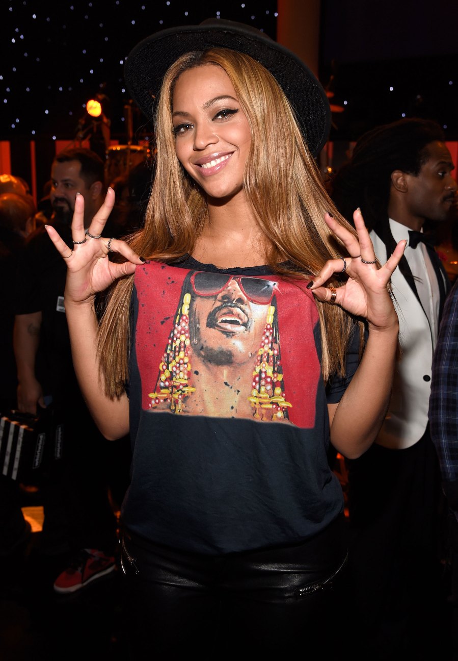 Celebs Wearing Tshirts To Show Their Love For Fellow Stars Pics