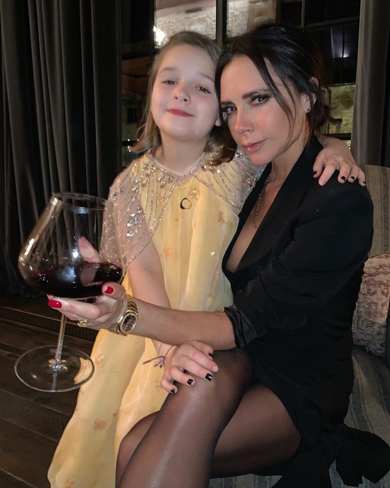 Victoria David Beckhams Daughter Harper Mimics Mom Pic 