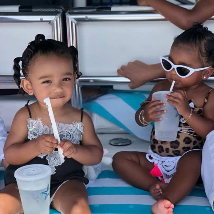 Chicago West, True Thompson Snack Together on Beach Vacation: Photos ...