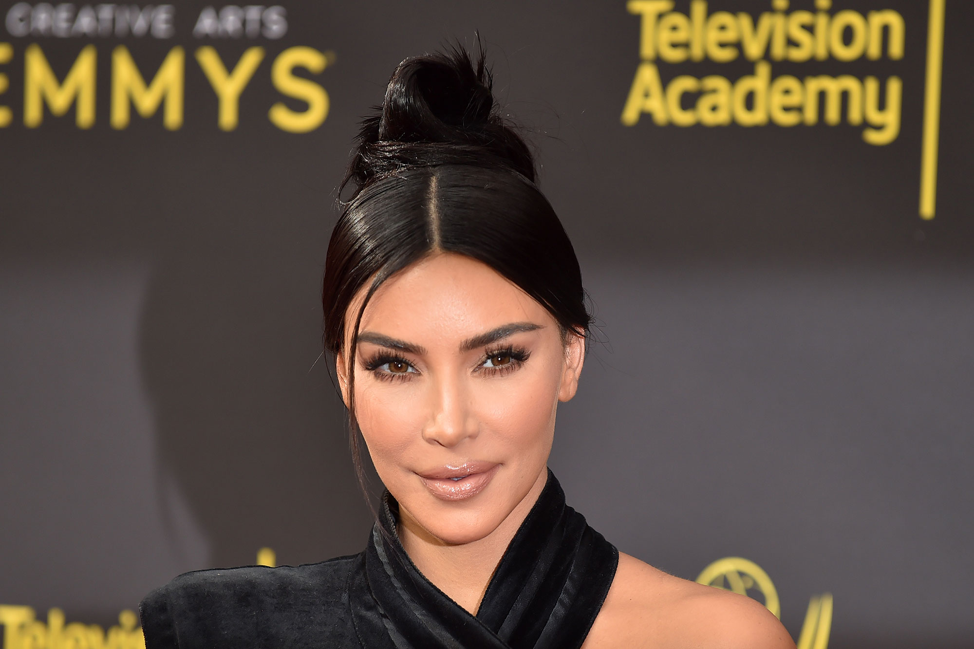 Kim Kardashian Insists This Is the Best Body Scrub Ever image picture