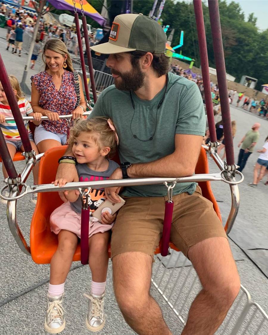 Thomas Rhett Pregnant Wife Lauren Akins Fair Date With Daughters 3315