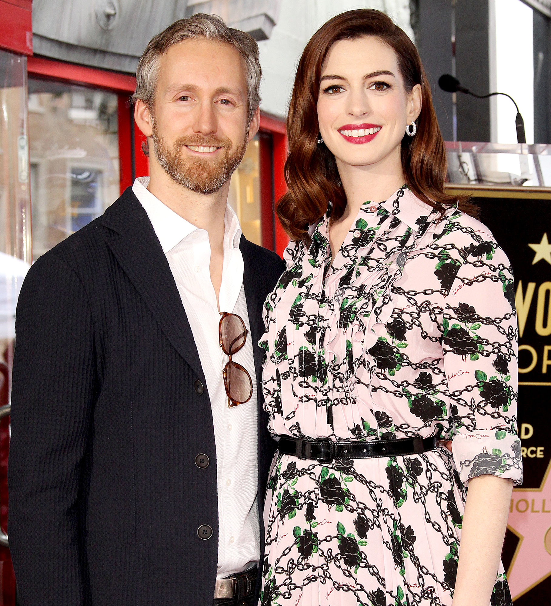 Anne Hathaway Appears To Have Given Birth To Baby No 2 Pics