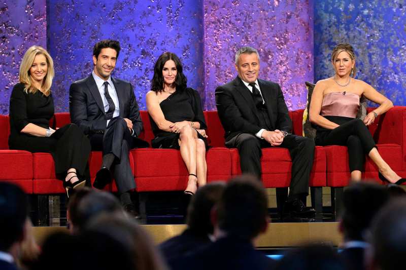 Lisa Kudrow, David Schwimmer, Courteney Cox, Matt LeBlanc, Jennifer Aniston Tribute to James Burrows Friends Cast Reunites 'Friends' Cast Reuniting Through the Years