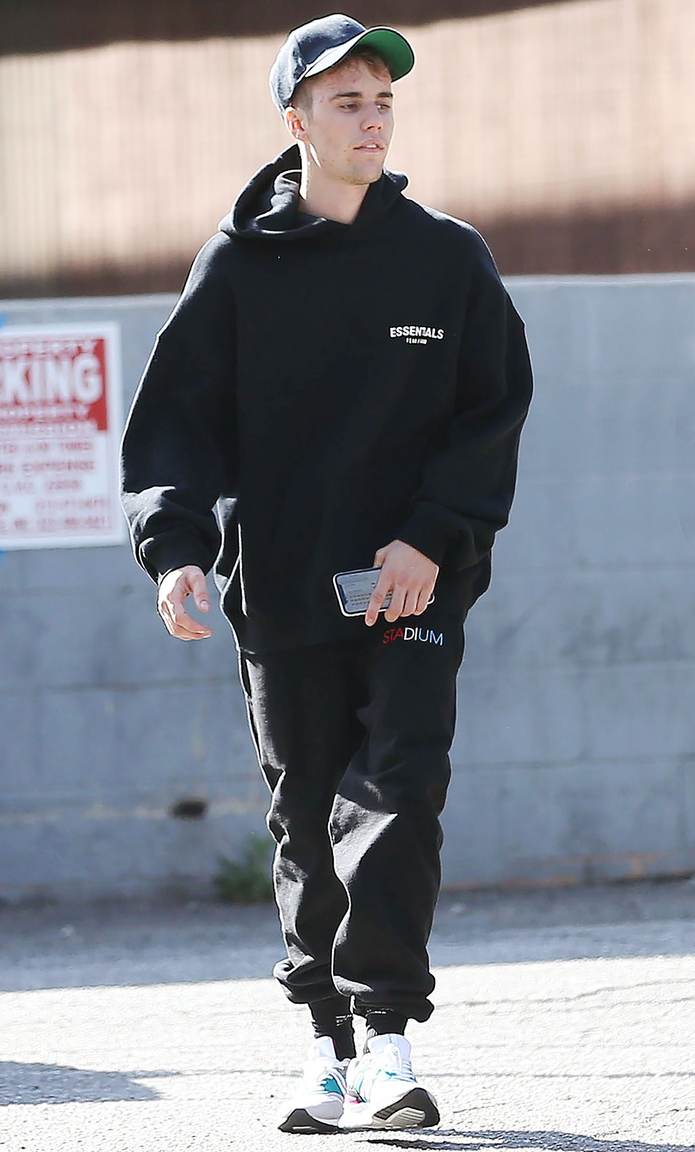 Celebrities Wearing Sweats, Tracksuits: Pics