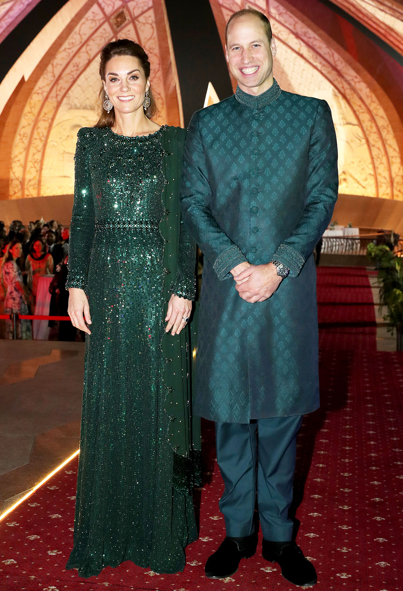 red carpet dresses pakistani