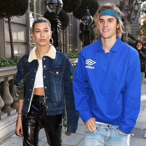 Justin Bieber Hailey Baldwin Get Cozy In Calvin Klein