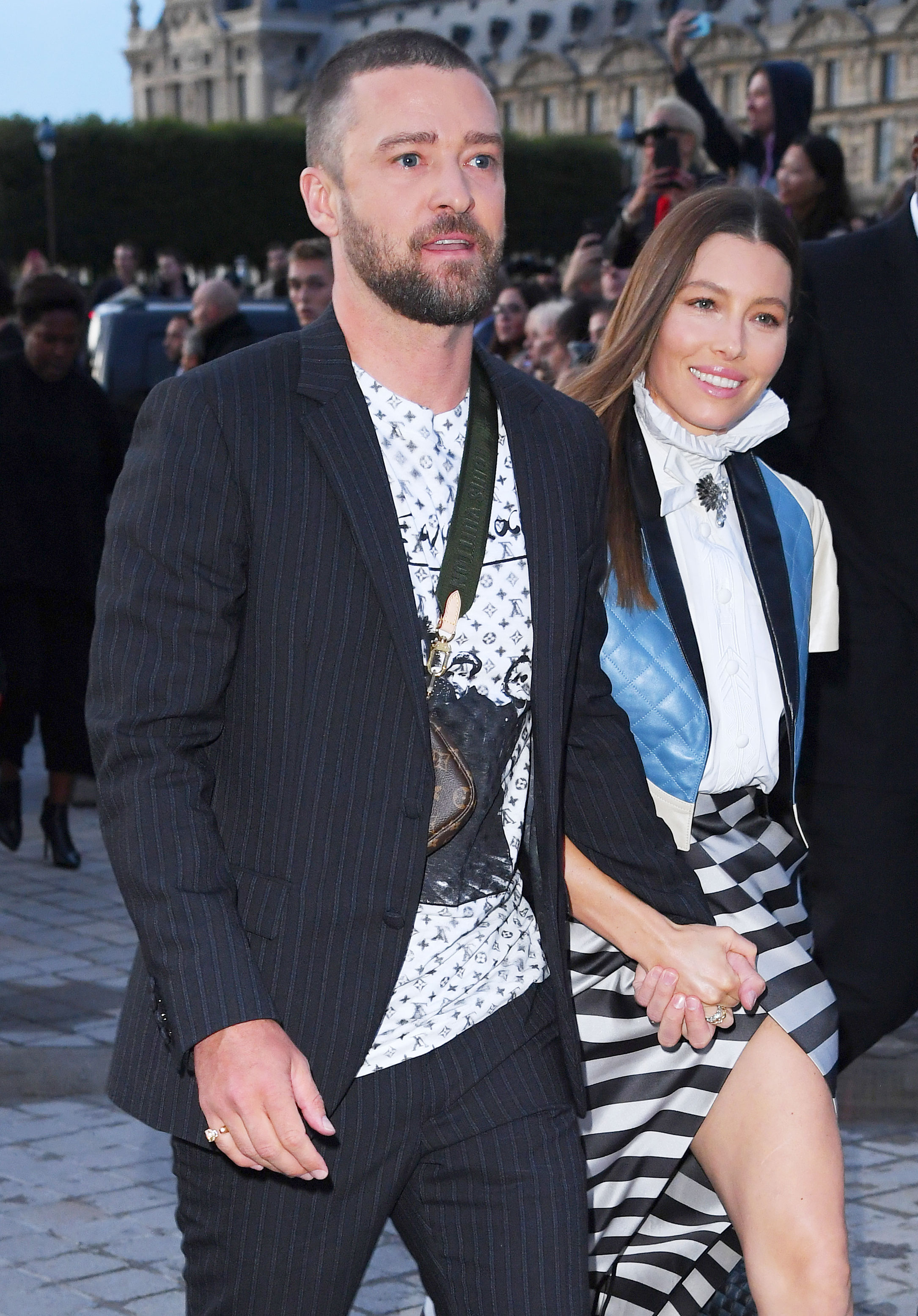 Justin Timberlake ambushed outside show at Paris Fashion Week