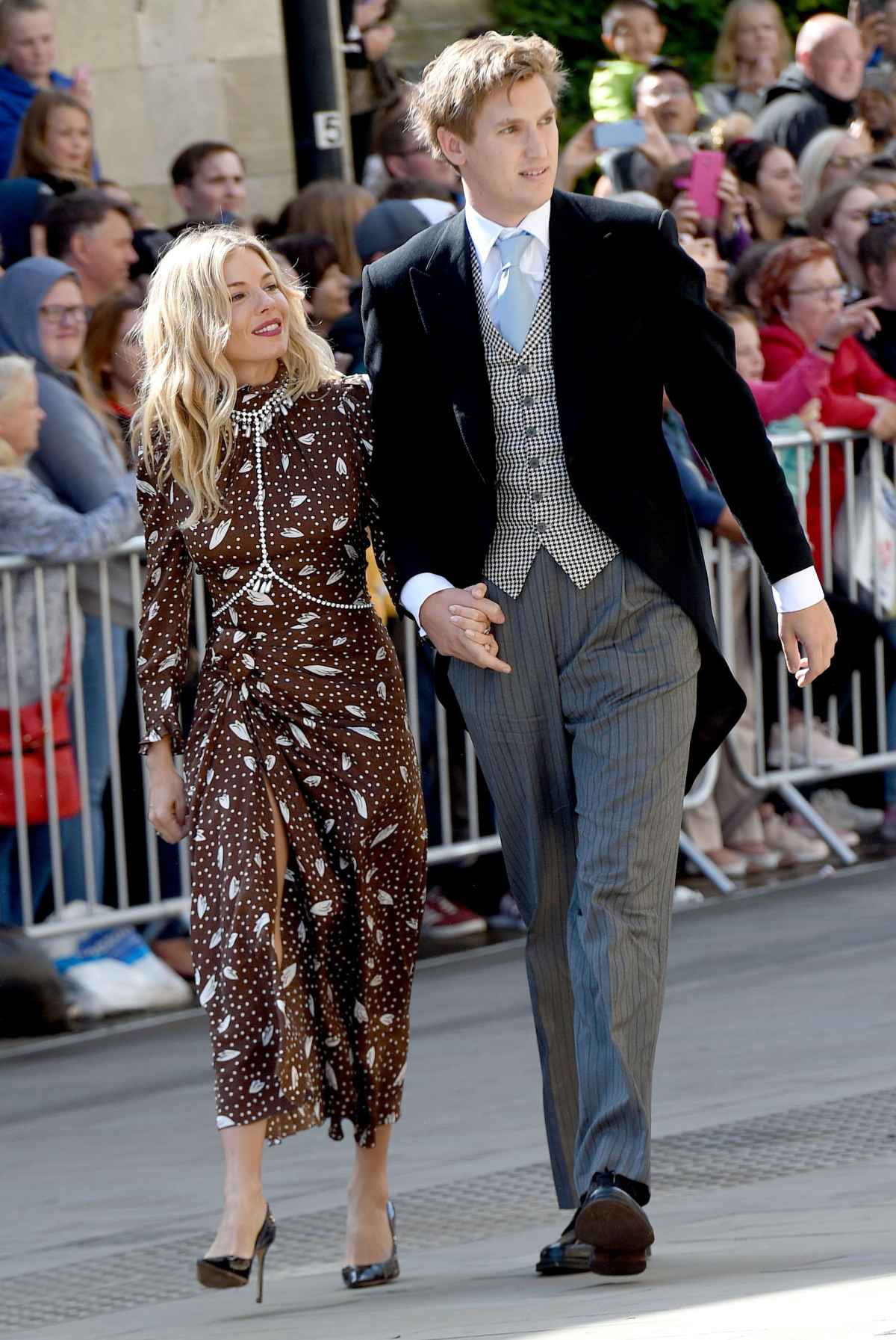 Sienna Miller Is Engaged to Boyfriend Lucas Zwirner