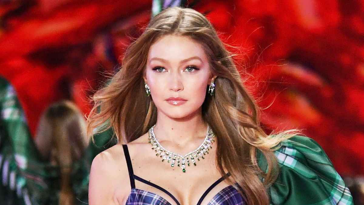 Dlisted  The 2019 Victoria's Secret Fashion Show Has Officially